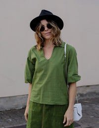 DEVOI Green Keeva top in Moss Green linen. Front view