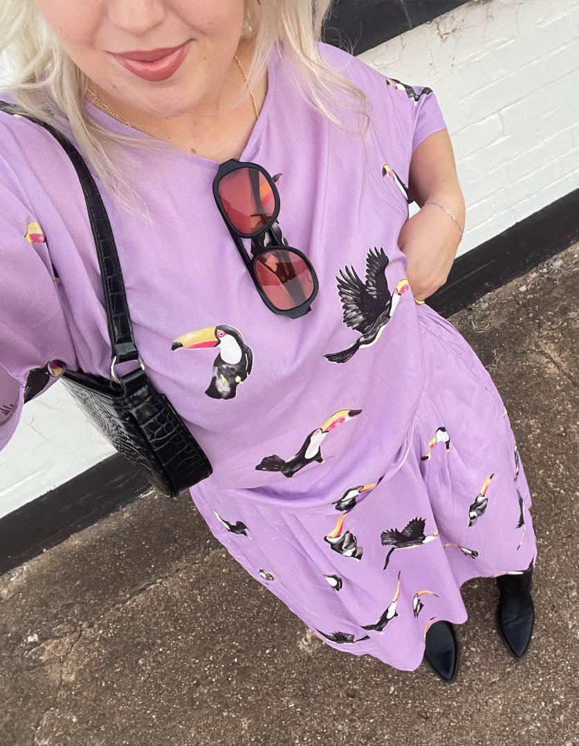 DEVOI lilac printed Annabella tee with batwing sleeves and a round neckline, makes a very flattering fit. Front selfie view