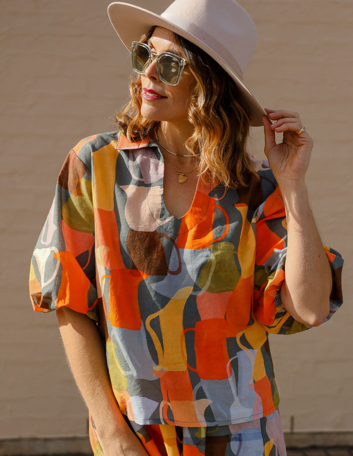 DEVOI Keeva top in Jugs printed linen. Front close view