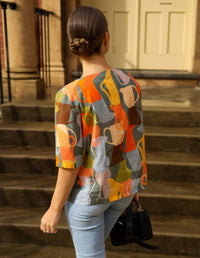 DEVOI Lise top in Jugs print. Back view